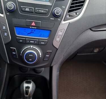 Хендай Санта Фе 2014 в Чернигове на Automoto.ua Белый Хендай Санта Фе, объемом двигателя 2.2 л и пробегом 125 тыс. км за 17600 $, фото 9 на Automoto.ua