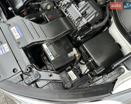 Белый Хендай Санта Фе, объемом двигателя 2 л и пробегом 110 тыс. км за 19200 $, фото 18 на Automoto.ua