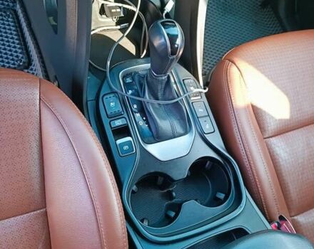 Білий Хендай Санта Фе, об'ємом двигуна 2.2 л та пробігом 240 тис. км за 16000 $, фото 4 на Automoto.ua