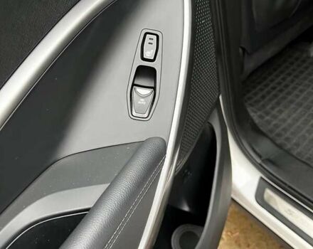 Белый Хендай Санта Фе, объемом двигателя 2.2 л и пробегом 197 тыс. км за 18000 $, фото 12 на Automoto.ua