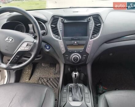 Хендай Санта Фе 2014 в Житомире на Automoto.ua Белый Хендай Санта Фе, объемом двигателя 2 л и пробегом 236 тыс. км за 16800 $, фото 18 на Automoto.ua