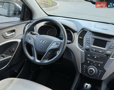 Белый Хендай Санта Фе, объемом двигателя 2.36 л и пробегом 177 тыс. км за 13500 $, фото 94 на Automoto.ua