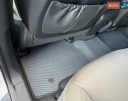 Білий Хендай Санта Фе, об'ємом двигуна 2.36 л та пробігом 177 тис. км за 13300 $, фото 87 на Automoto.ua