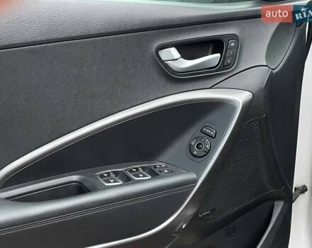 Белый Хендай Санта Фе, объемом двигателя 2.2 л и пробегом 272 тыс. км за 18900 $, фото 21 на Automoto.ua