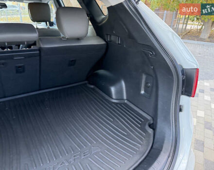 Білий Хендай Санта Фе, об'ємом двигуна 2.36 л та пробігом 177 тис. км за 13300 $, фото 88 на Automoto.ua