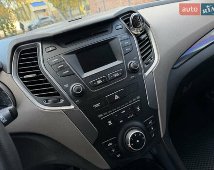 Білий Хендай Санта Фе, об'ємом двигуна 2.36 л та пробігом 177 тис. км за 13300 $, фото 77 на Automoto.ua