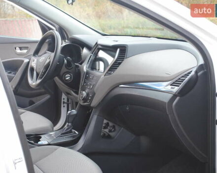 Белый Хендай Санта Фе, объемом двигателя 2.36 л и пробегом 158 тыс. км за 12900 $, фото 18 на Automoto.ua