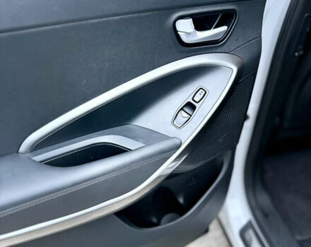 Белый Хендай Санта Фе, объемом двигателя 2 л и пробегом 210 тыс. км за 17500 $, фото 20 на Automoto.ua