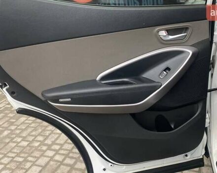 Белый Хендай Санта Фе, объемом двигателя 2.36 л и пробегом 152 тыс. км за 12500 $, фото 29 на Automoto.ua