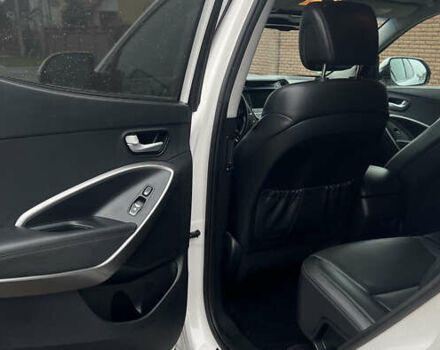 Белый Хендай Санта Фе, объемом двигателя 2.2 л и пробегом 226 тыс. км за 18999 $, фото 7 на Automoto.ua