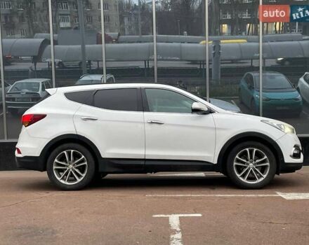 Белый Хендай Санта Фе, объемом двигателя 2.2 л и пробегом 272 тыс. км за 18900 $, фото 6 на Automoto.ua