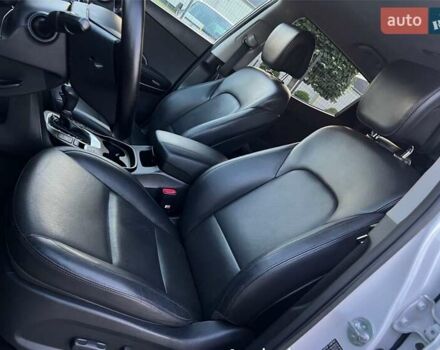 Белый Хендай Санта Фе, объемом двигателя 2.2 л и пробегом 270 тыс. км за 19700 $, фото 9 на Automoto.ua