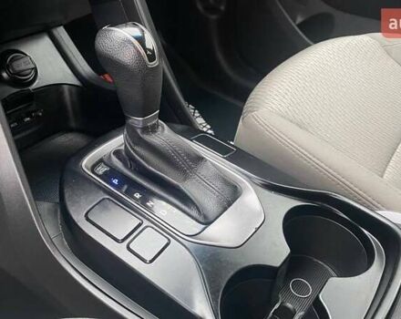 Белый Хендай Санта Фе, объемом двигателя 2.36 л и пробегом 152 тыс. км за 12500 $, фото 21 на Automoto.ua