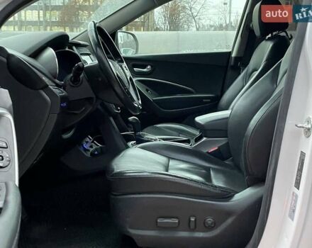 Белый Хендай Санта Фе, объемом двигателя 2.2 л и пробегом 272 тыс. км за 18900 $, фото 13 на Automoto.ua