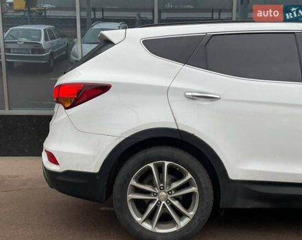 Белый Хендай Санта Фе, объемом двигателя 2.2 л и пробегом 272 тыс. км за 18900 $, фото 9 на Automoto.ua