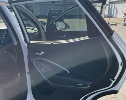 Белый Хендай Санта Фе, объемом двигателя 2.2 л и пробегом 199 тыс. км за 22000 $, фото 15 на Automoto.ua