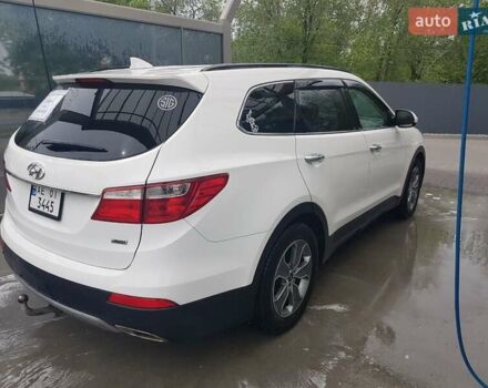 Белый Хендай Санта Фе, объемом двигателя 3.34 л и пробегом 160 тыс. км за 15399 $, фото 2 на Automoto.ua