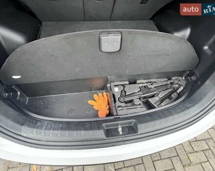 Белый Хендай Санта Фе, объемом двигателя 2 л и пробегом 276 тыс. км за 17700 $, фото 17 на Automoto.ua