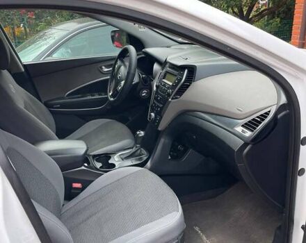 Белый Хендай Санта Фе, объемом двигателя 2.36 л и пробегом 152 тыс. км за 12200 $, фото 8 на Automoto.ua