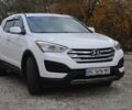 Белый Хендай Санта Фе, объемом двигателя 2.4 л и пробегом 158 тыс. км за 12900 $, фото 1 на Automoto.ua