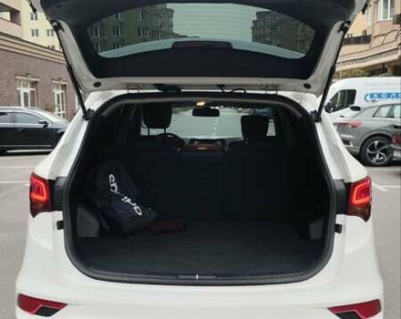 Белый Хендай Санта Фе, объемом двигателя 2 л и пробегом 179 тыс. км за 18800 $, фото 27 на Automoto.ua