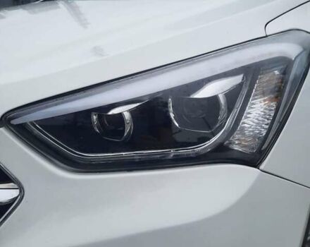 Белый Хендай Санта Фе, объемом двигателя 3.34 л и пробегом 160 тыс. км за 15399 $, фото 13 на Automoto.ua