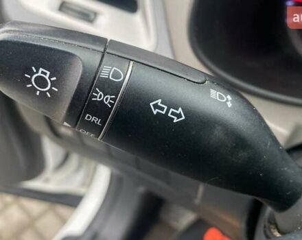 Белый Хендай Санта Фе, объемом двигателя 2.36 л и пробегом 152 тыс. км за 12500 $, фото 24 на Automoto.ua