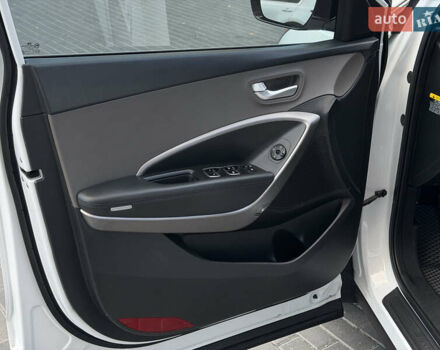 Белый Хендай Санта Фе, объемом двигателя 2.36 л и пробегом 177 тыс. км за 13500 $, фото 65 на Automoto.ua