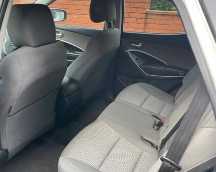 Белый Хендай Санта Фе, объемом двигателя 2.36 л и пробегом 152 тыс. км за 12200 $, фото 6 на Automoto.ua