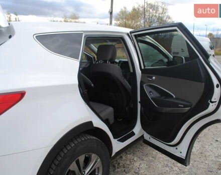 Белый Хендай Санта Фе, объемом двигателя 2.36 л и пробегом 158 тыс. км за 12900 $, фото 17 на Automoto.ua