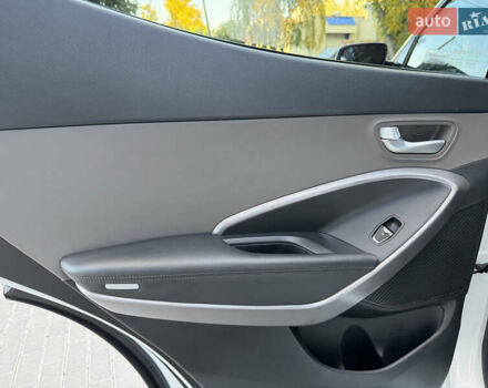 Білий Хендай Санта Фе, об'ємом двигуна 2.36 л та пробігом 177 тис. км за 13300 $, фото 83 на Automoto.ua