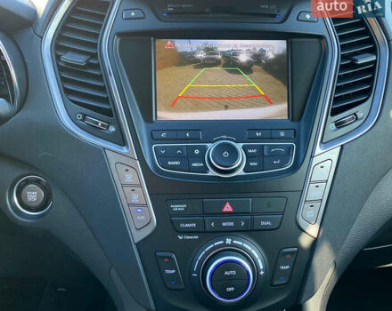 Белый Хендай Санта Фе, объемом двигателя 2.2 л и пробегом 214 тыс. км за 18500 $, фото 14 на Automoto.ua