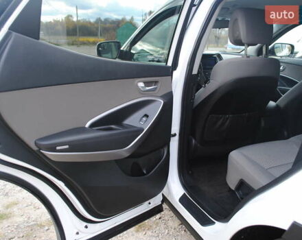 Белый Хендай Санта Фе, объемом двигателя 2.36 л и пробегом 158 тыс. км за 12900 $, фото 11 на Automoto.ua