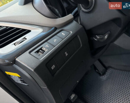 Білий Хендай Санта Фе, об'ємом двигуна 2.36 л та пробігом 177 тис. км за 13300 $, фото 73 на Automoto.ua