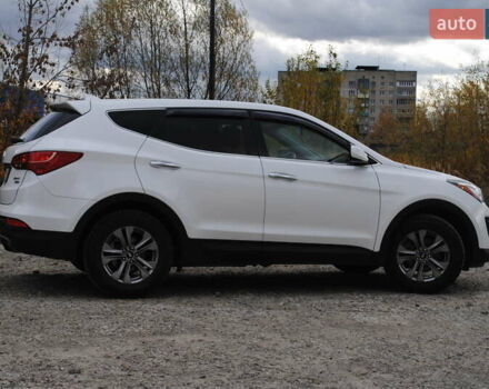 Белый Хендай Санта Фе, объемом двигателя 2.36 л и пробегом 158 тыс. км за 12900 $, фото 3 на Automoto.ua