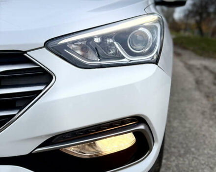 Белый Хендай Санта Фе, объемом двигателя 2 л и пробегом 210 тыс. км за 17500 $, фото 29 на Automoto.ua