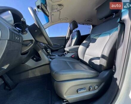 Білий Хендай Санта Фе, об'ємом двигуна 2 л та пробігом 198 тис. км за 17900 $, фото 16 на Automoto.ua