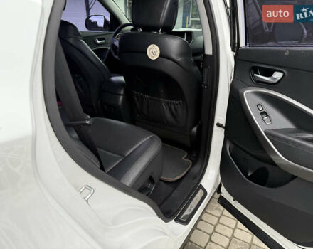 Белый Хендай Санта Фе, объемом двигателя 2 л и пробегом 276 тыс. км за 16999 $, фото 12 на Automoto.ua