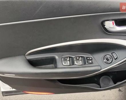 Белый Хендай Санта Фе, объемом двигателя 2 л и пробегом 179 тыс. км за 18800 $, фото 51 на Automoto.ua