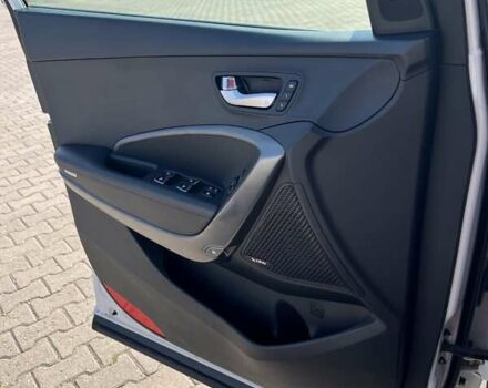 Белый Хендай Санта Фе, объемом двигателя 2.2 л и пробегом 199 тыс. км за 22000 $, фото 27 на Automoto.ua