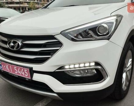 Белый Хендай Санта Фе, объемом двигателя 2 л и пробегом 179 тыс. км за 18800 $, фото 5 на Automoto.ua