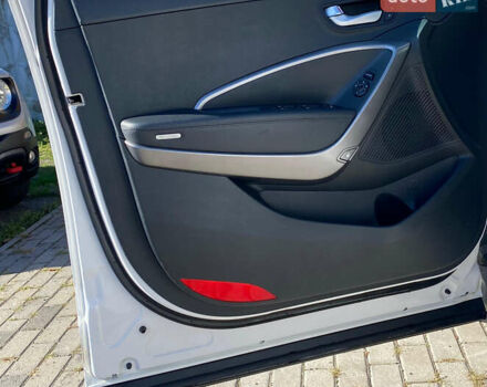 Белый Хендай Санта Фе, объемом двигателя 2.2 л и пробегом 214 тыс. км за 18500 $, фото 28 на Automoto.ua