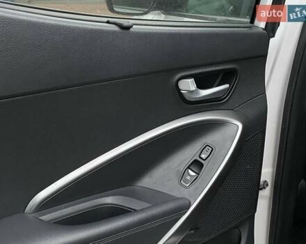 Белый Хендай Санта Фе, объемом двигателя 2.2 л и пробегом 272 тыс. км за 18900 $, фото 23 на Automoto.ua