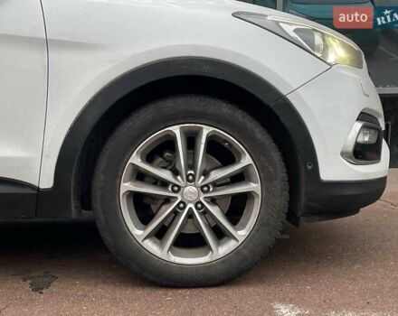 Белый Хендай Санта Фе, объемом двигателя 2.2 л и пробегом 272 тыс. км за 18900 $, фото 11 на Automoto.ua