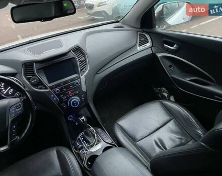 Белый Хендай Санта Фе, объемом двигателя 2.2 л и пробегом 272 тыс. км за 18900 $, фото 17 на Automoto.ua