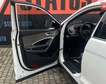 Белый Хендай Санта Фе, объемом двигателя 2.36 л и пробегом 152 тыс. км за 12500 $, фото 12 на Automoto.ua