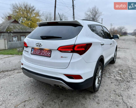 Белый Хендай Санта Фе, объемом двигателя 2 л и пробегом 210 тыс. км за 17500 $, фото 9 на Automoto.ua