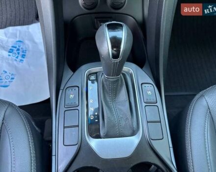 Білий Хендай Санта Фе, об'ємом двигуна 2 л та пробігом 218 тис. км за 17800 $, фото 17 на Automoto.ua