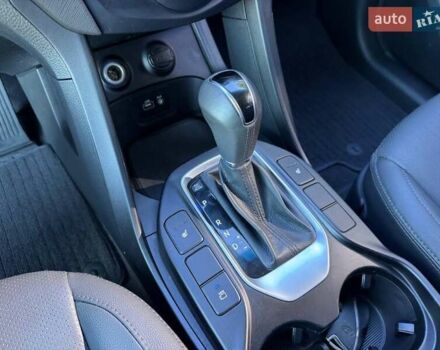 Білий Хендай Санта Фе, об'ємом двигуна 2 л та пробігом 198 тис. км за 17900 $, фото 15 на Automoto.ua