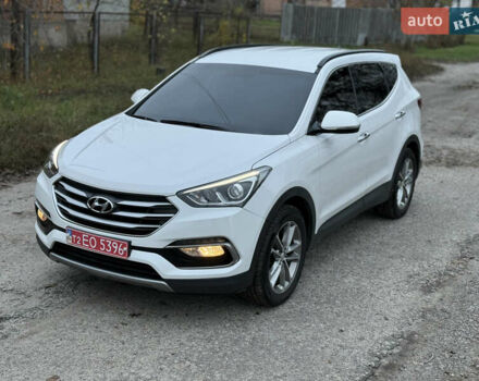 Белый Хендай Санта Фе, объемом двигателя 2 л и пробегом 210 тыс. км за 17500 $, фото 1 на Automoto.ua